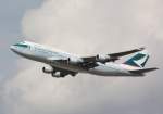 Eine Boeing 747-400; Kennung B-HKD von CATHAY PACIFIC startet am 02.09.2009 von Frankfurt/Main Flughafen.