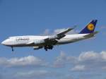 Lufthansa 747-400 (D-ABVN) beim Landeanflug auf Frankfurt Internat.