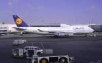 Eine D-ABVZ Boing 747-430 der Lufthansa Airlines in Los Angeles zum Start bereit.