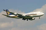 Singapore Airlines, 9V-SMJ, Boeing 747-412, msn: 25068/852, 18.Mai 2005, FRA Frankfurt, Germany.