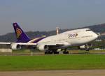 Eine Boeing 747-400 von Thai Airways beim Take off in Zrich, aufgenommen am 20.10.2012