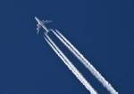 Boeing 747 Kondensstreifen beim Überflug über CGN - 02.02.2014