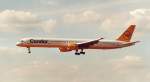 Boeing 757 der Condor kurz vorm Aufsetzen in Hamburg.(99 oder 2000)
Ich mag die 757:-)