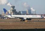 United Airlines B 757-224 N33103 am 06.03.2011 auf dem Flughafen Berlin-Tegel