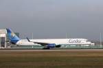 Boeing 757 von Condor am 20.November 2011 beim Start vom Mnchner Airport.