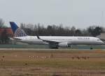 United Airlines B 757-224 N33132 kurz vor dem Start in Berlin-Tegel am 19.02.2012