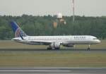 United Airlines B 757-224 N67134 nach der Landung in Berlin-Tegel am 22.05.2012