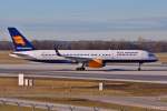 TF-ISF  Laki  / Icelandair / B757-223(W) rollt in MUC zum Start nach Reykjavik (KEF) 07.01.2014