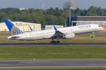 United Airlines Boeing B757-224 N17122 beim Start in Berlin-Tegel im September 2013.