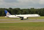 United Airlines, N33103, (c/n 27293),Boeing 757-224 (WL),15.07.2015, HAM-EDDH, Hamburg, Germany 