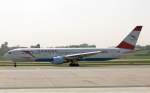 Austrian B767-3Z9(ER) am Taxiway in VIE (15-4-2009)
Mittlerweile hat der Flieger Winglets erhalten!