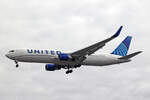 United Airlines, N665UA, Boeing B767-322ER, msn: 29237/711, 03.Juli 2023, LHR London Heathrow, United Kingdom.