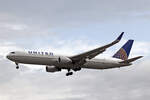 United Airlines, N686UA, Boeing B767-3CBER, msn: 33468/898, 04.Juli 2023, LHR London Heathrow, United Kingdom.