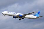 N76064 , United Airlines , Boeing 767-424ER , 04.10.2023 , Berlin-Brandenburg  Willy Brandt  , BER ,