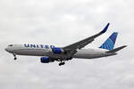 United Airlines, N665UA, Boeing B767-322ER, msn: 29237/711, 06.Juli 2023, LHR London Heathrow, United Kingdom.