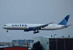 United Airlines, Boeing B 767-424(ER), N76065, BER, 20.01.2024