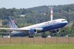 Boeing 767 von United Airlines beim Start (18.5.2011).