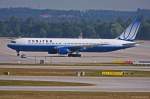United Airlines, N641UA, B767-322(ER) rollt nach der Landung aus Chicago (ORD) in MUC zum Terminal 2. 17.07.2013