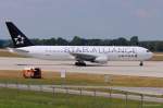 N653UA / United Airlines / B767-322(ER) rollt in MUC zum Start nach Chicago (ORD) 23.07.2013