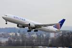 United N647UA beim Start in Zürich 23.1.2015