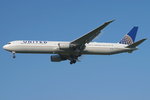 United Airlines Boeing B767-424(ER) N76065, cn(MSN): 29460,
Zürich-Kloten Airport, 16.08.2016.