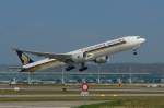 Singapore Airlines, 9V-SWA, Boeing 777-312/ER. Bilderbuchstart von RWY 16 am 5.4.2007.