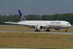 United Airlines Boeing B777-322(ER) N2341U, cn(MSN): 63721,
Frankfurt Rhein-Main International, 20.05.2018.