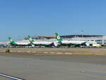 3mal EVA Air, Boeing 777-35E (ER) am Gate in Taoyuan (TPE) am 12.9.2019