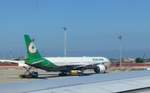 EVA Air, Boeing 777-35E (ER), 16713 auf dem Vorfeld in Taoyuan Teipei (TPE) am 12.9.2019