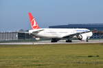 TC-JJG , Turkish Airlines , Boeing 777-3F2ER , Berlin-Brandenburg  Willy Brandt  , BER , 09.10.2021