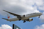 Japan Airlines, JA739J, Boeing B777-346ER, msn: 32437/736, 03.Juli 2023, LHR London Heathrow, United Kingdom.