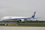 ALL NIPPON AIRWAYS Boeing 777-300 Flughafen Mnchen 28.07.2010