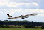 Singapore Airlines Boeing 777-312 ER 9V-SWL Flughafen Mnchen 09.09.2010