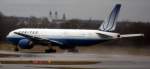 United Airlines Boeing 777-222 ER 795UA Flughafen Mnchen 05.01.2012