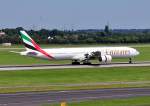 B 777-300 Emirates A6-EMS in DUS gelandet - 24.07.2012