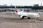 Push Back Emirates A6-ENK in Düsseldorf 5.7.2014