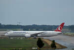 Turkish Airlines, Boeing B 787-9 Dreamliner, TC-LLO, BER, 21.05.2022