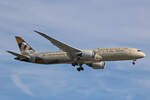 Etihad Airways, A6-BLE, Boeing 787-9, msn: 39650/305, 06.Juli 2023, LHR London Heathrow, United Kingdom.