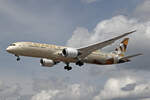 Etihad Airways, A6-BNB, Boeing B787-9, msn: 39669/864, 06.Juli 2023, LHR London Heathrow, United Kingdom.