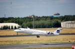 Eine Cimber Air mit SAS Logo startet gerade mit einem Canadair Regional Jet CRJ200ER OY-RJB vom Flughafen Berlin Tegel, 05.07.08.