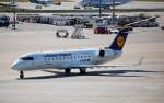 Lufthansa Regional (City Line) mit Canadair Regionla Jet CRJ200LR D-ACJB auf dem Weg zur Parkposition auf dem Flughafen Berlin Tegel, 05.07.08.