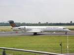 Ein Canadair Jet der Lufthansa Regional rollt in Dsseldorf zum Start. (14.07.2008)