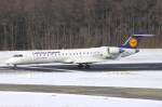 Lufthansa mit einem CRJ700 auf runway 24 in Friedrichshafen beim take-off nach Frankfurt (23.01.2012)