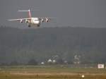 Ein SWISS Avro RJ 100 beim Landeanflug auf Stuttgart am 30.08.2008.