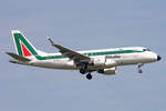 Alitalia Express, EI-DFI, Embraer ERJ-170ST, msn: 17000010, 19.Mai 2005, FRA Frankfurt, Germany.
