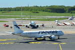 Finnair Embraer ERJ 190-100LR OH-LKM beim rollen zum Start am Airport Hamburg Helmut Schmidt am 06.05.18