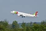 TAP Express E190  nach seinem Start am 15.9.18 in Zürich.