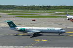 Carpatair Fokker F-100 YR-FKA beim rollen zum Start am Airport Hamburg Helmut Schmidt am 06.05.18