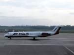 Fokker 100 der Air Berlin rollt zur Parkposition. 05.06.2007.