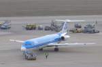 Fokker 70 der KLM-cityhopper auf dem Flughafen Stuttgart beim Push-back